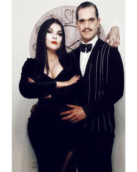 homero y morticia|locos addams.